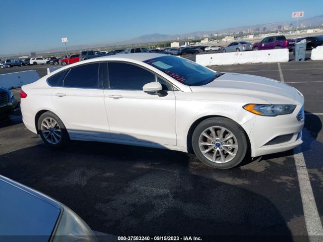 3FA6P0H73HR110517 Ford FUSION SE