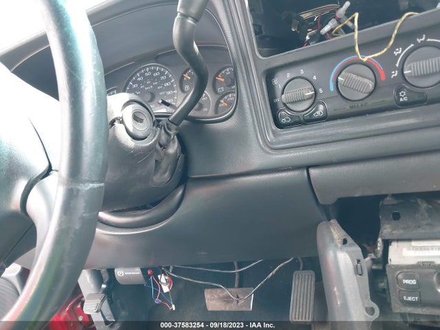 2002 CHEVROLET SILVERADO 1500 LS VIN: 2GCEC19TX21108150