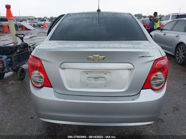 Chevrolet SONIC LS 2016 1G1JA5SH6G4112413 Image 16