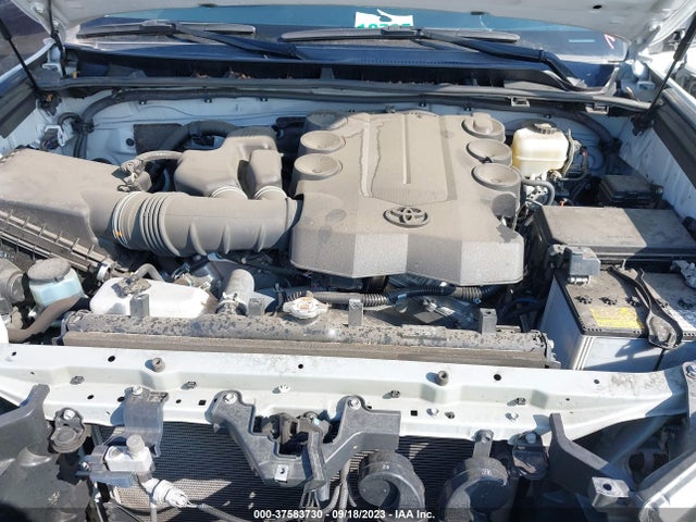 Toyota 4RUNNER SR5 2020 JTEBU5JRXL5830768 Image 10
