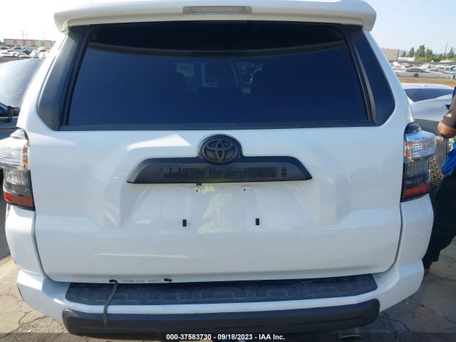 Toyota 4RUNNER SR5 2020 JTEBU5JRXL5830768 Image 17