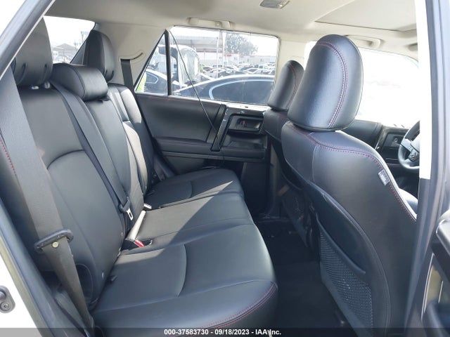 Toyota 4RUNNER SR5 2020 JTEBU5JRXL5830768 Image 8
