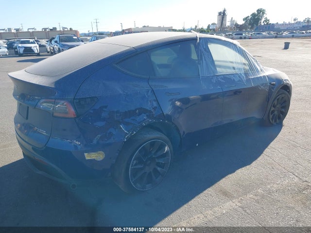 Tesla Model Y Long Range 2022 7SAYGAEE3NF490230 Image 4