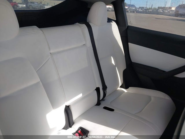 Tesla Model Y Long Range 2022 7SAYGAEE3NF490230 Image 8