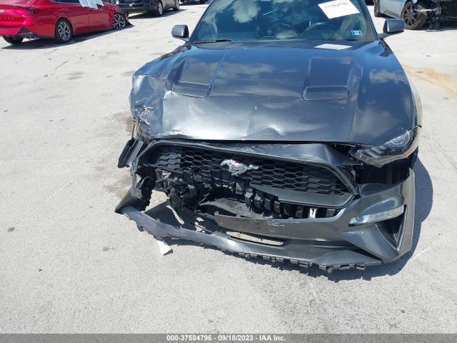 Ford Mustang Ecoboost 2018 1FATP8UH9J5132983 Image 11