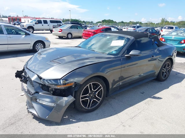 Ford Mustang Ecoboost 2018 1FATP8UH9J5132983 Image 2