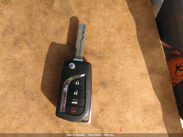 Toyota COROLLA LE 2021 JTDEPMAEXMJ165315 Image 11