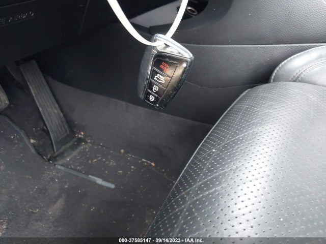 Hyundai Azera Limited 2016 KMHFH4JG0GA547159 Image 11