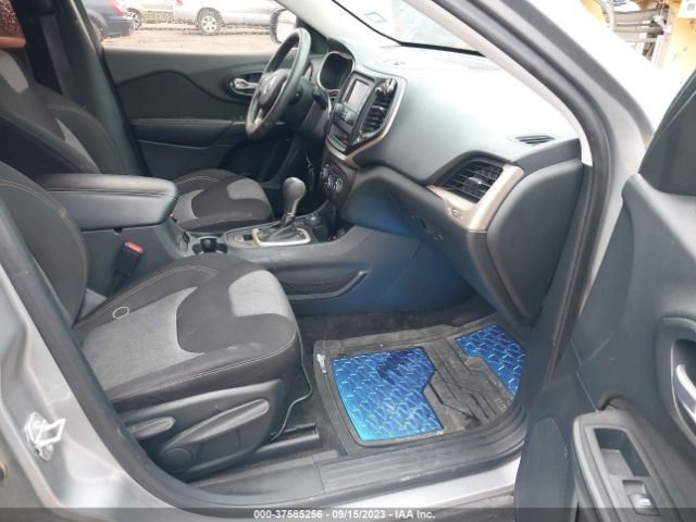 1C4PJMAB8FW765336 Jeep Cherokee Sport