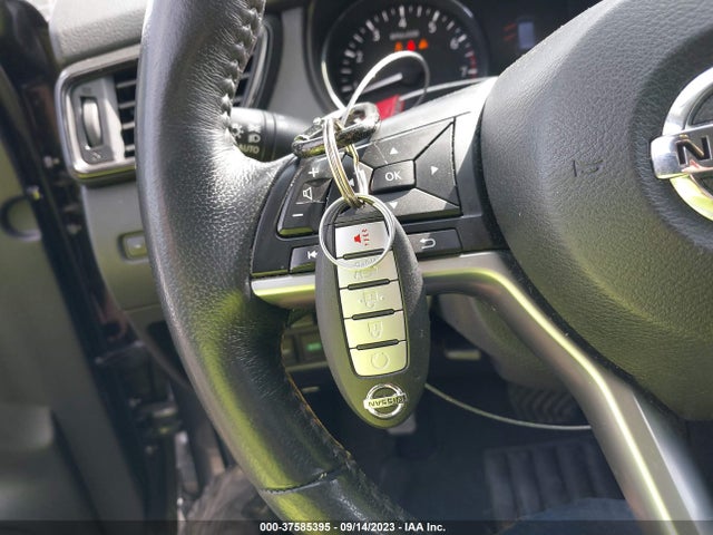 2018 NISSAN ROGUE SV VIN: 5N1AT2MV6JC807583