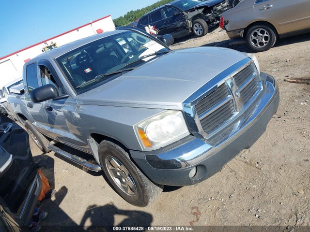 2005 DODGE DAKOTA SLT VIN: 1D7HE48N85S267111