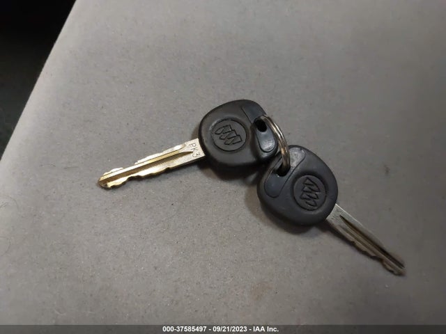 2007 BUICK LACROSSE CX VIN: 2G4WC552X71175522