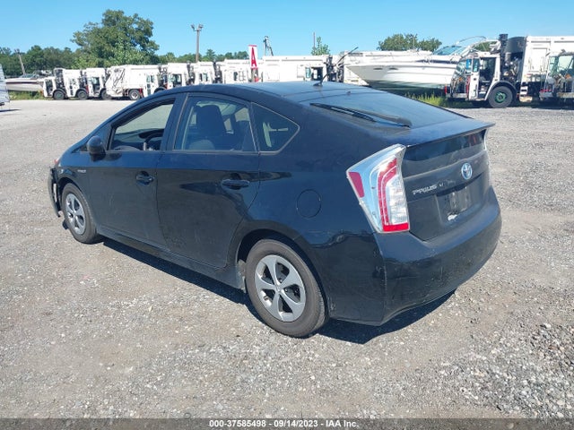 Toyota Prius Two 2014 JTDKN3DU3E0368706 Image 3