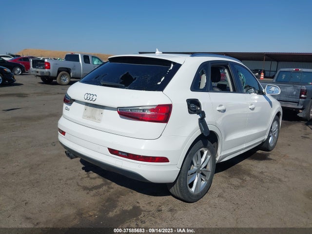 WA1BCCFS1HR016588 Audi Q3 PREMIUM
