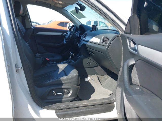 WA1BCCFS1HR016588 Audi Q3 PREMIUM