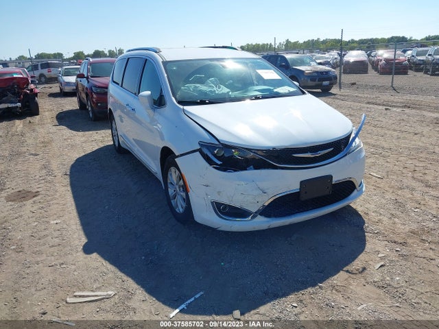 2018 2C4RC1BG6JR235931 main image