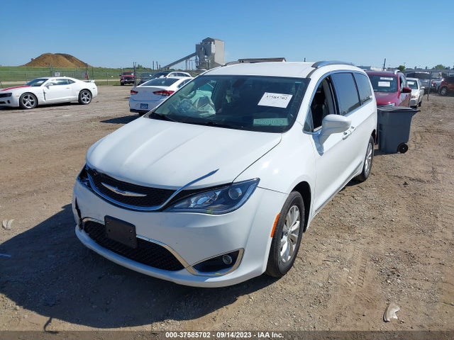 Chrysler Pacifica Touring L 2018 2C4RC1BG6JR235931 Image 2