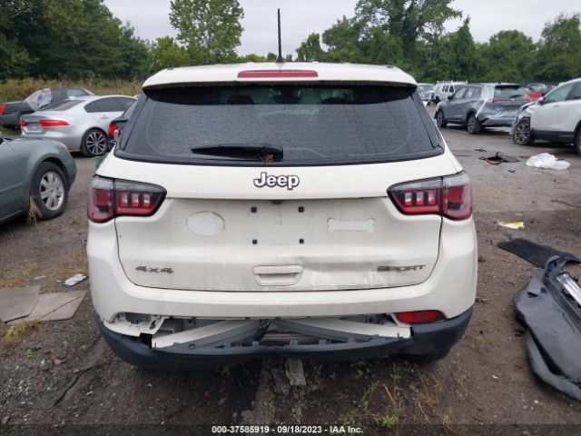 3C4NJDAB8JT423925 Jeep Compass Sport