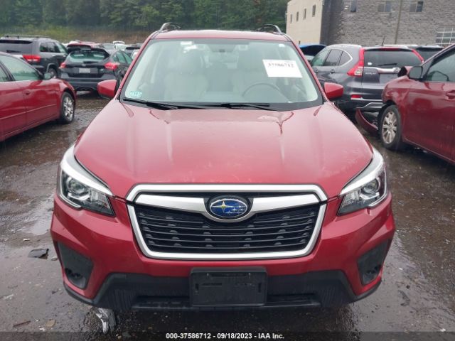 JF2SKAEC5KH562882 Subaru Forester Premium