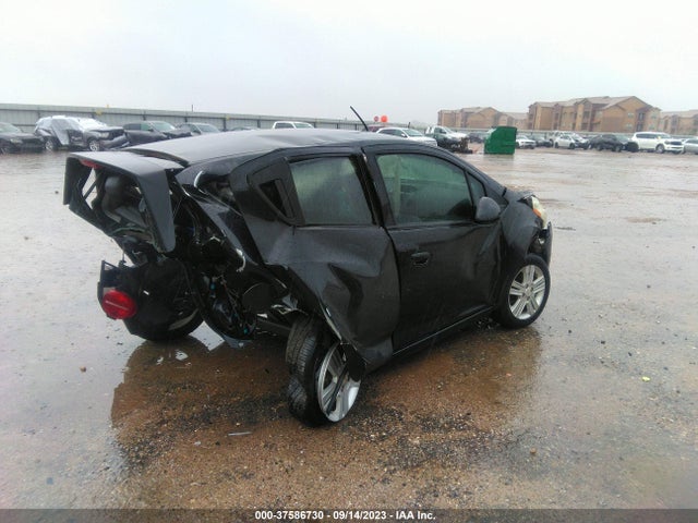 Chevrolet SPARK LS 2014 KL8CB6S90EC433323 Image 4