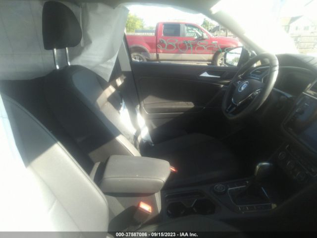 2020 VOLKSWAGEN TIGUAN 3VV2B7AX0LM128958 Photo 4