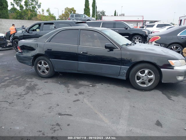 1998 LEXUS ES 300 LUXURY SPORT SDN VIN: JT8BF28G3W5024064
