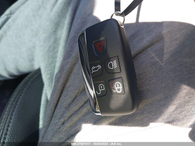 2019 JAGUAR F-PACE SADCS2FX9KA368928 Photo 10