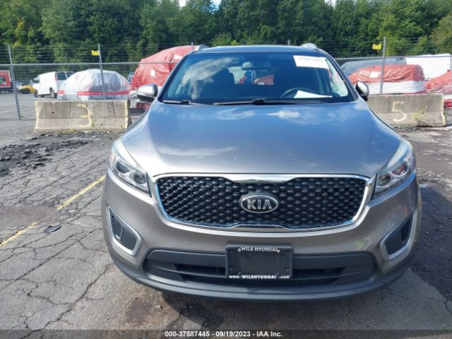 5XYPGDA32GG171072 KIA SORENTO LX