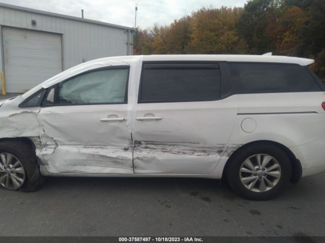 KNDMB5C16J6383163 KIA SEDONA LX
