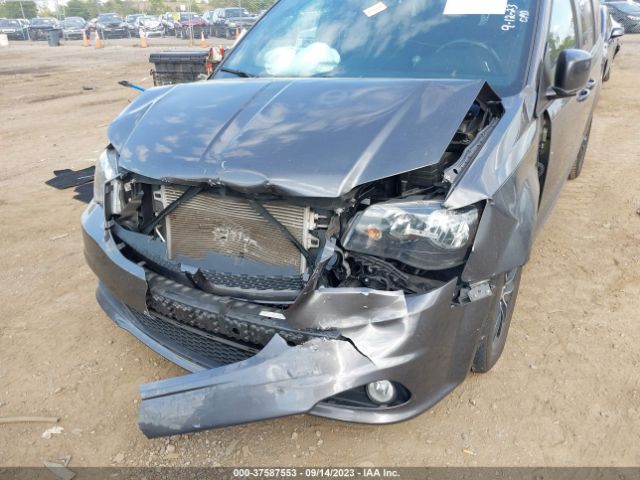 2C4RDGEGXJR140493 Dodge Grand Caravan Gt