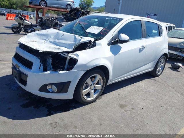Chevrolet Sonic Ltz Auto 2015 1G1JE6SB2F4198260 Image 2