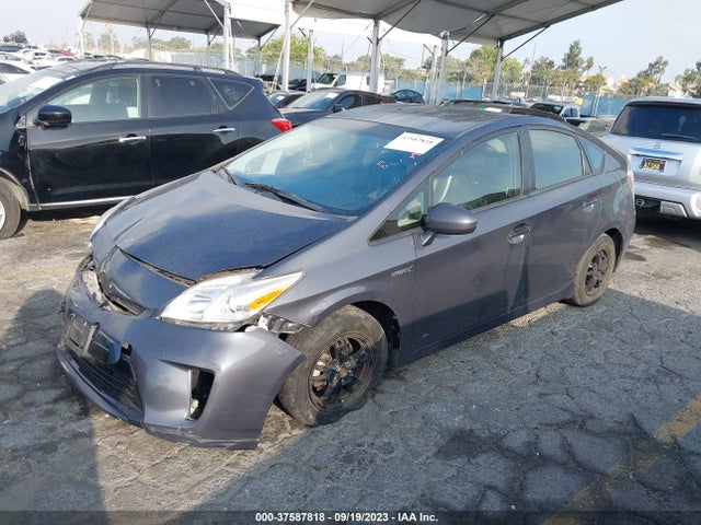 Toyota Prius Four 2015 JTDKN3DU4F1972907 Image 2