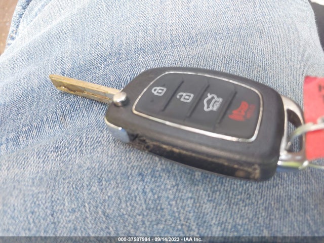 2015 HYUNDAI SONATA 2.4L SE VIN: 5NPE24AFXFH094880