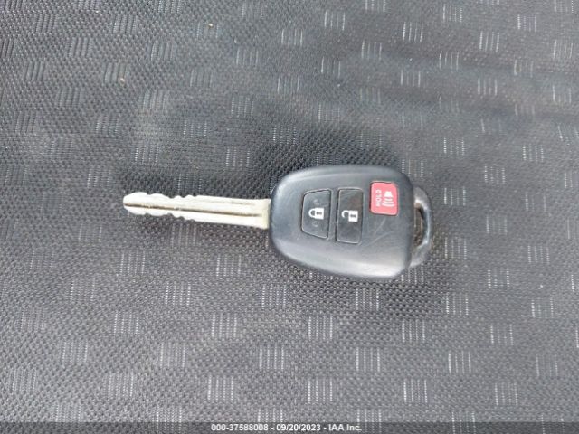 JTKKUPB44E1043045 Scion XD