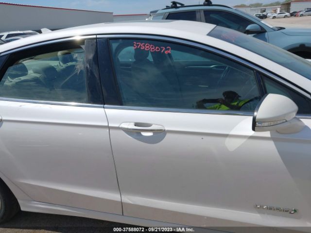 3FA6P0MU3KR184894 Ford Fusion Hybrid Sel