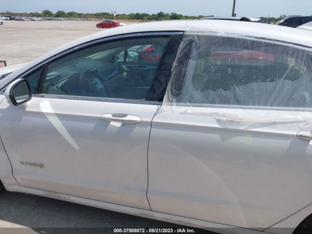 3FA6P0MU3KR184894 Ford Fusion Hybrid Sel