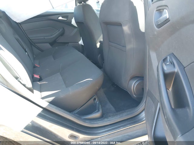 2018 FORD FOCUS SE VIN: 1FADP3F26JL288152