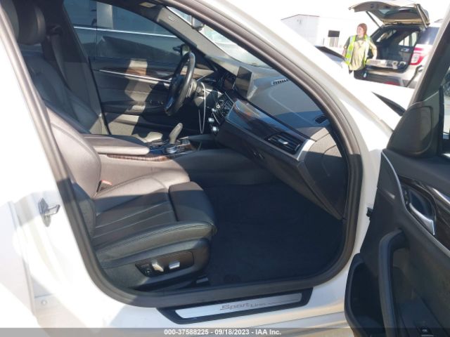 WBAJA5C52JWA35868 BMW 5 Series 530i