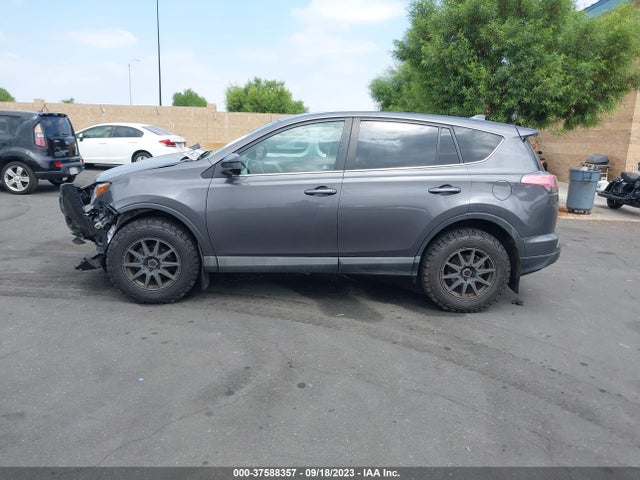 Toyota RAV4 LE 2018 2T3ZFREV7JW439465 Image 7