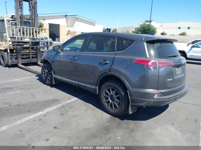 Toyota RAV4 LE 2018 2T3ZFREV7JW439465 Image 10