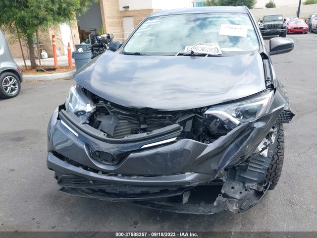 Toyota RAV4 LE 2018 2T3ZFREV7JW439465 Image 13