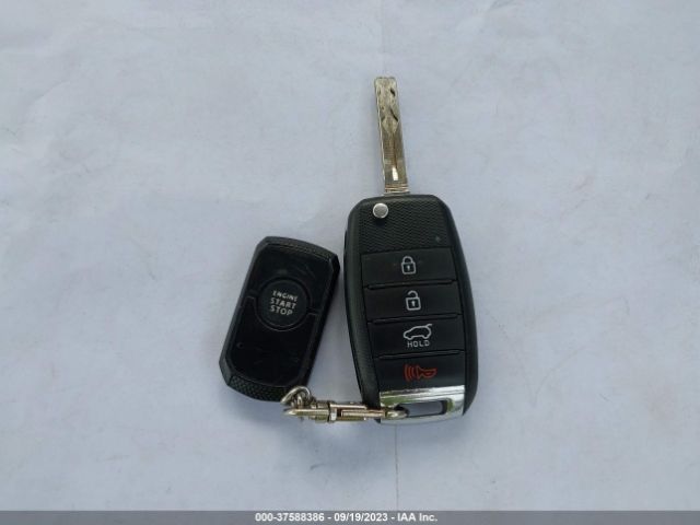 KNDPMCAC8H7227842 KIA Sportage Lx