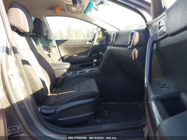 KNDPMCAC8H7227842 KIA Sportage Lx