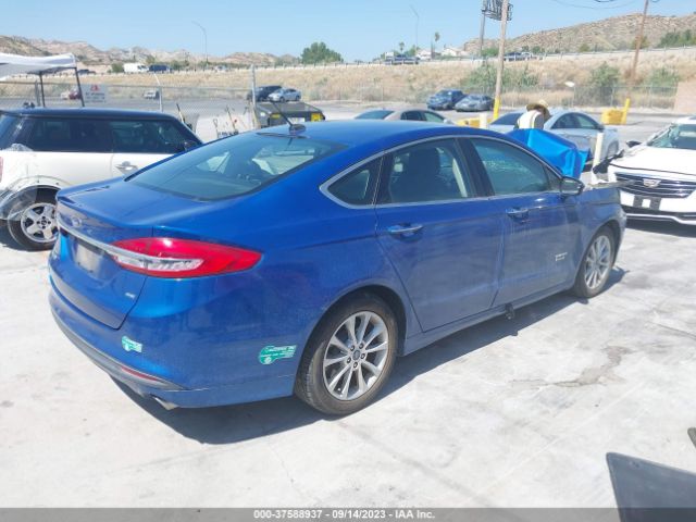3FA6P0PU2HR110211 Ford Fusion Energi Se