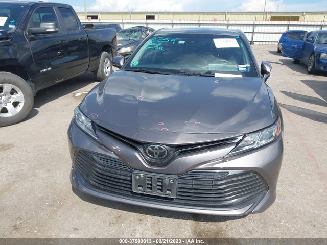 2018 TOYOTA CAMRY LE VIN: 4T1B11HK4JU076750