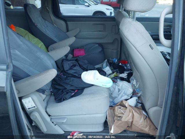 KNDMB5C10F6072738 KIA SEDONA LX