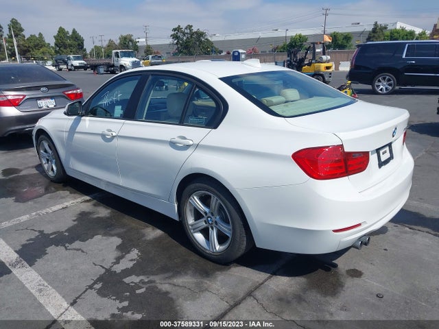 BMW 3 Series 328i 2014 WBA3C1C50EK111206 Image 3