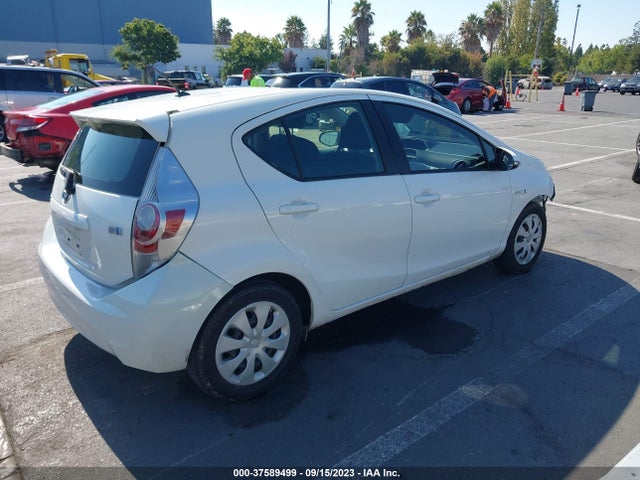 Toyota Prius C One/three/two/four 2014 JTDKDTB31E1066144 Image 4