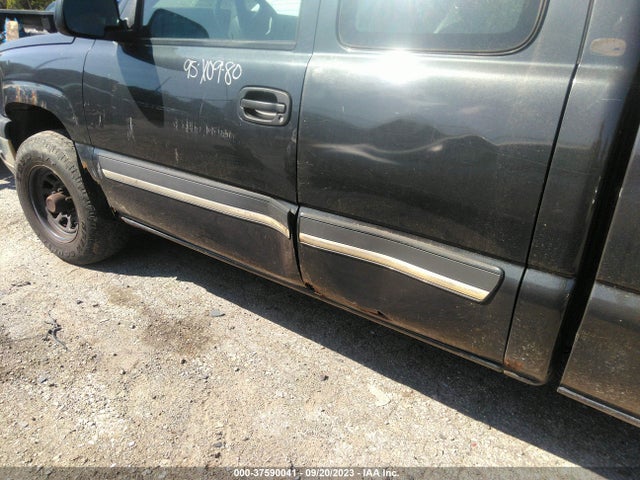 2004 CHEVROLET SILVERADO 1500 LS VIN: 2GCEK19T141305116