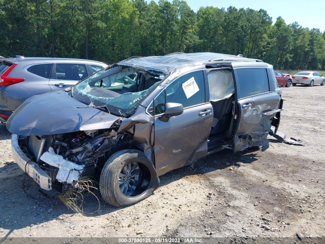 Toyota SIENNA LE 2021 5TDKRKEC0MS069867 Image 2